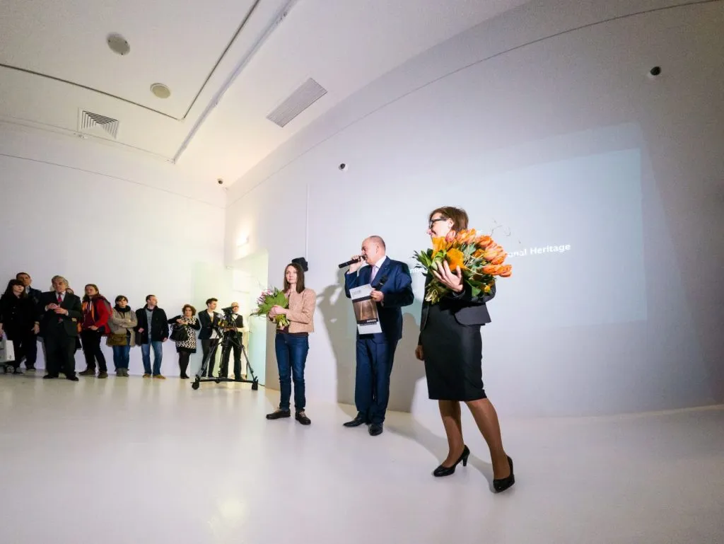 Katarzyna Kozyra: Szukając Jezusa — Galeria 12